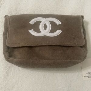 🔥🔥 Chanel NWT VIP Precision Messenger Bag *GWP*